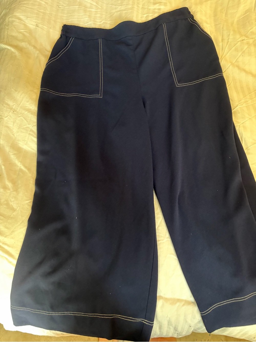 Trina Turk Navy Wide-Leg Pull-On Pants with Contrast Stitching